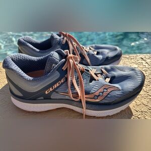 Saucony EverRun Glide ISO Blue Slate Peach Running Shoes S10415-5 Size 8 CLEAN